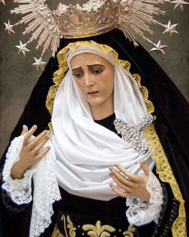 Otra bellísima imagen de la #Soledad de Alcázar de San Juan. Este año cumple su 75 aniversario.