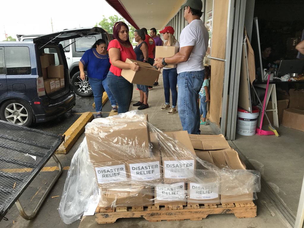 UnidosPaPR's tweet photo. As the year comes to a wrap &amp; W 50% + of the #islandPR still without power @UnidosPaPR continues its commitment to #help #PR considers making a #Donation by visiting el @ConcilioPhilly website! #ThankYou https://t.co/F9EOmPH7g9