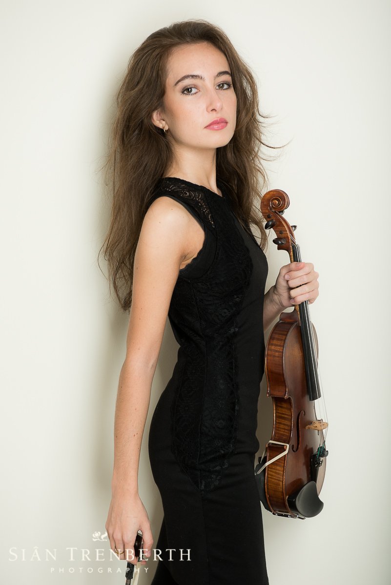 Photo shoot with second year violin student at Royal Welsh College of Music and Drama. sian-trenberth.com/headshots.html…