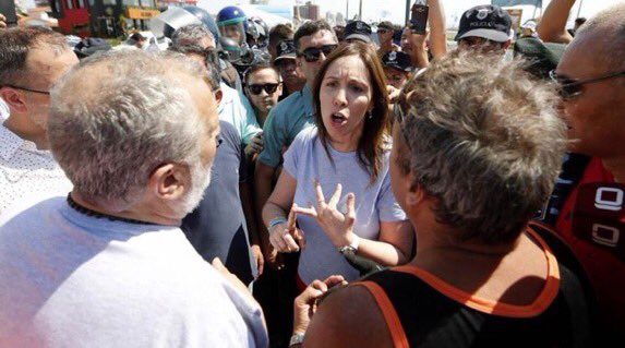 EduardoScalis's tweet photo. SI SOS MUJER APRENDE QUE EL RESPETO SE LOGRA USANDO LA CABEZA Y NO MOSTRANDO LAS TETAS https://t.co/YYcPiERDQW