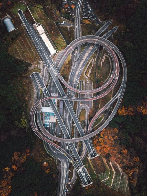 GeotechTips's tweet photo. La geometría está en todas partes. Aquí la vemos en este sensacional distribuidor vial. https://t.co/dPCeTlEcCu