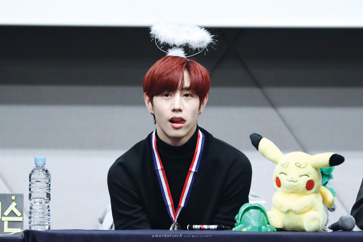 markstouch's tweet photo. [HQ]171227 대구팬싸 인간계에 내려온 #마크 요정 아니에영?😇😇💕 #GOT7 #갓세븐 #Mark https://t.co/bjR4O582X0