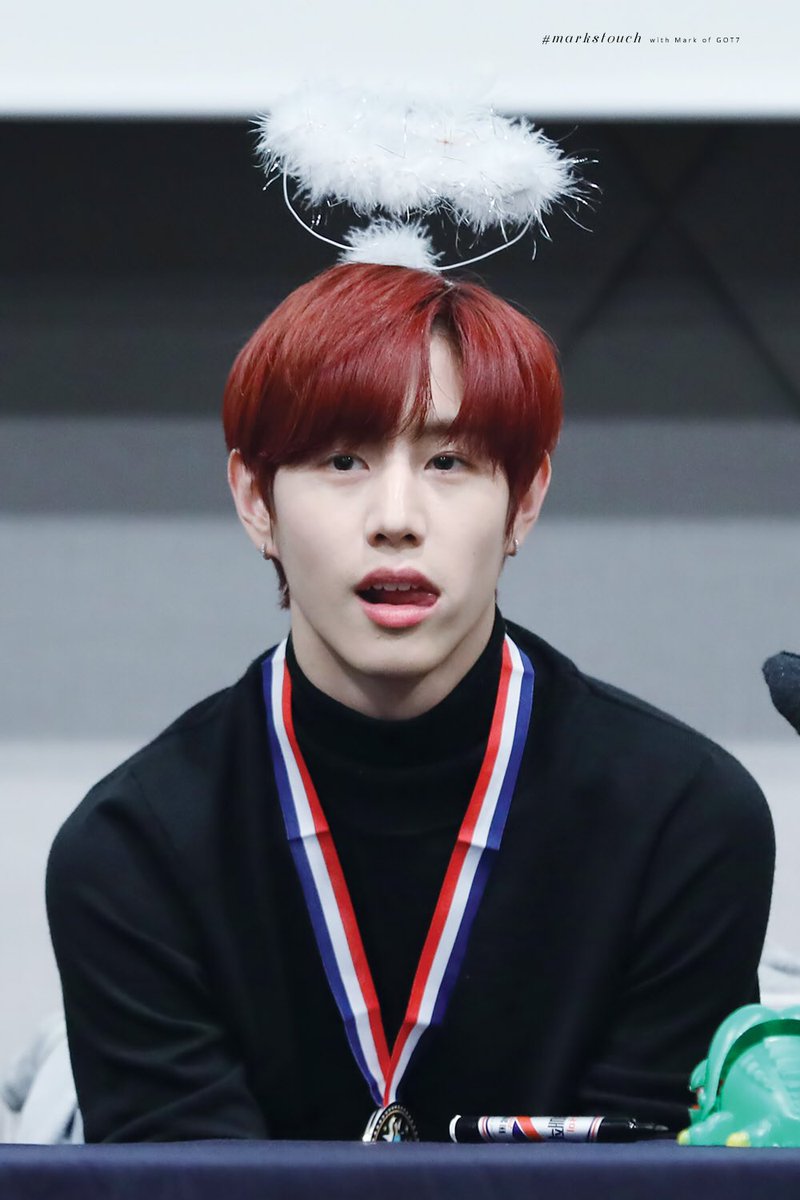 markstouch's tweet photo. [HQ]171227 대구팬싸 인간계에 내려온 #마크 요정 아니에영?😇😇💕 #GOT7 #갓세븐 #Mark https://t.co/bjR4O582X0