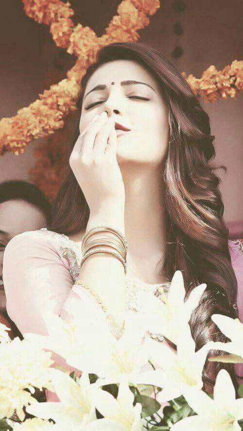 asikshrutian's tweet photo. 28days to go For my Angel Birthday 🎉🎊 @shrutihaasan  Happy Birthday in advance to my Idol and inspiration Cant wait...😀 https://t.co/Wsyi6BqlIn