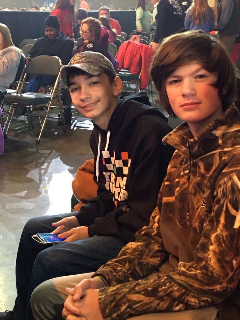 JanCUsher's tweet photo. Front row.   They are ready for an awesome service.  #xtremewinter https://t.co/HsZ6DKB9gH