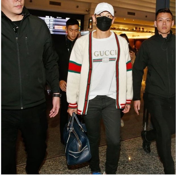CloudThai's tweet photo. 171230 Rain @ 171230 Taiwan Taoyuan International Airport_Arrival
Source hcyang0115 IG @29rain #λΉ #μ μ§ν #jungjihoon #ιζΊθ° #ιζΊθ° #Rain #γ #κ°μλΉ #rain_oppa #rainbi #birain #raincompany https://t.co/s58i2IwqVj