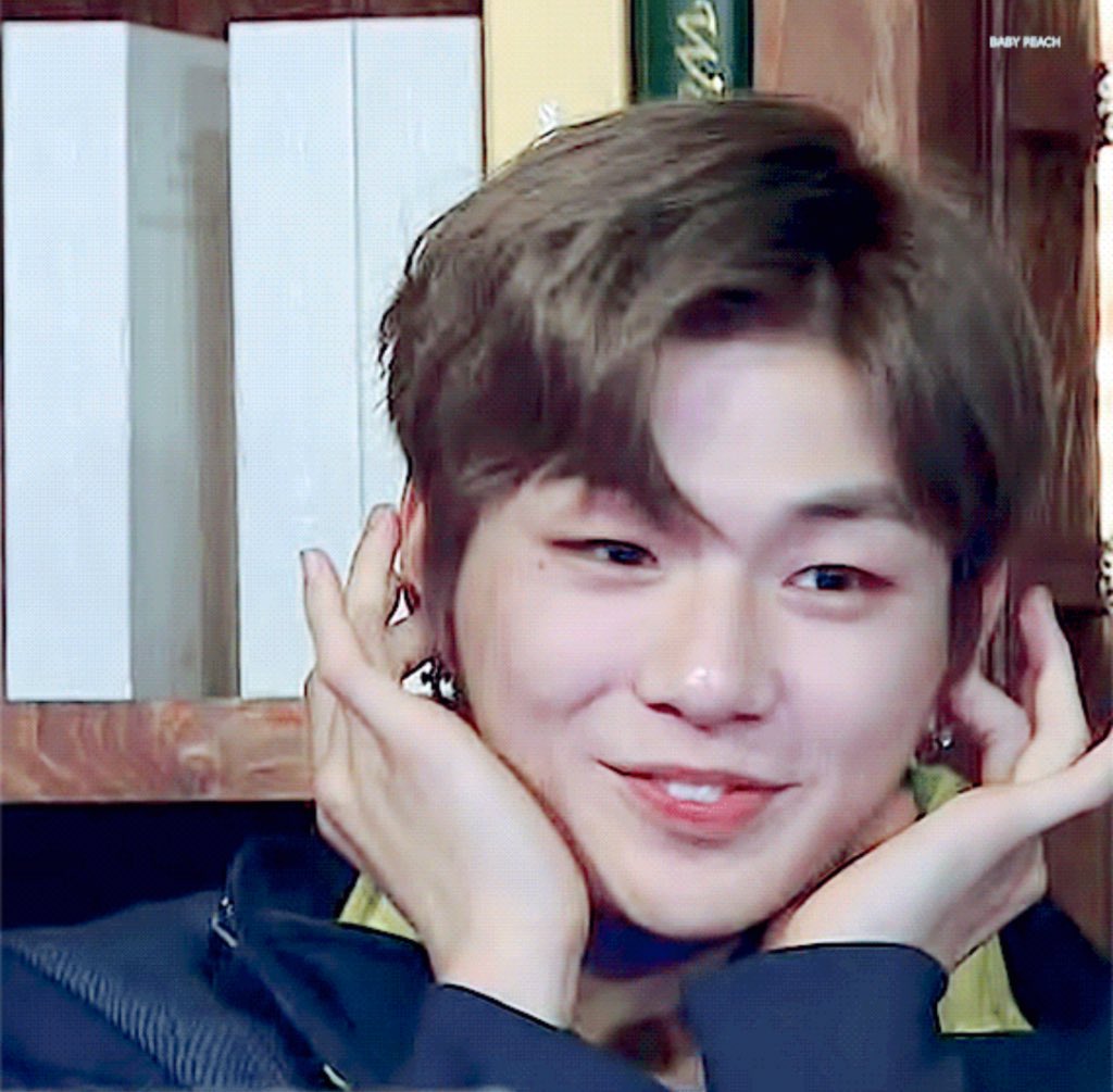 superniel1210's tweet photo. @SBSNOW #강다니엘_신인상_축하해 https://t.co/mCJl2oJPX6