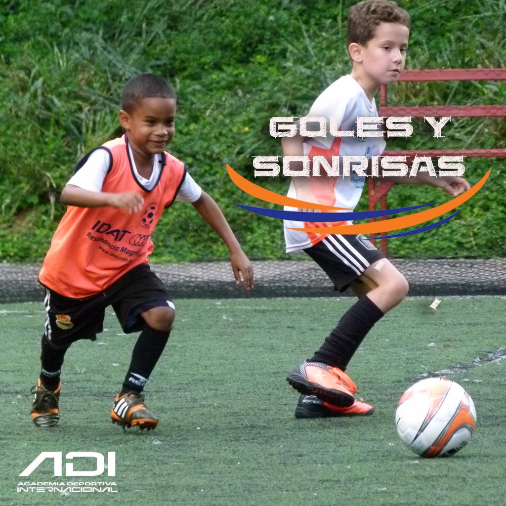 ADIVenezuela's tweet photo. Nos encanta trabajar con los más pequeños con dinámicas de entrenamientos que le garanticen diversión, pero a su vez, mucho aprendizaje. Por eso, cada sonrisa de nuestros jugadores nos satisface y además confirma que a diario estamos haciendo bien nuestro trabajo ⚽🏆🎄🎁 https://t.co/BUc9XRSK2t