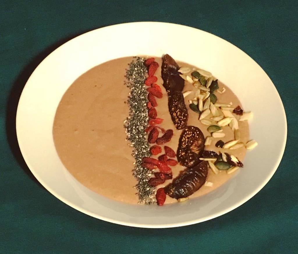 xxXGemyraXxx's tweet photo. Tasty smoothie bowl.
#hhyprogram #confidenceisbeauty #shred #protein #smoothiebowl #tasty #yummy #deliscious #nutrtious #cleaneating #health #fitness #follow #twitter https://t.co/pNNuztshJE https://t.co/BMayCurGA5