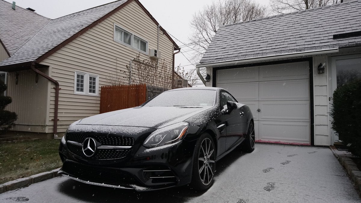 choiness27's tweet photo. Even in the snow, she's a beauty! #amgslc43 @MercedesBenz @MercedesAMG @MBRVC 💝🏁🌨️💪 https://t.co/KqmPMQdFaM
