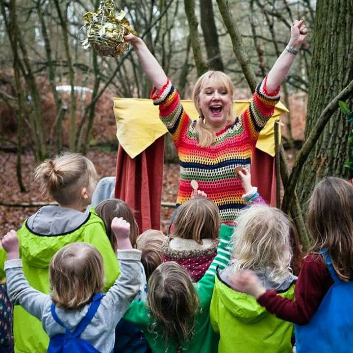 mgrstorytelling's tweet photo. Hurray!! #storytelling #outdoors is so much fun!#Hampshire #Storyteller  #lovemyjob https://t.co/AuAaoXeBei