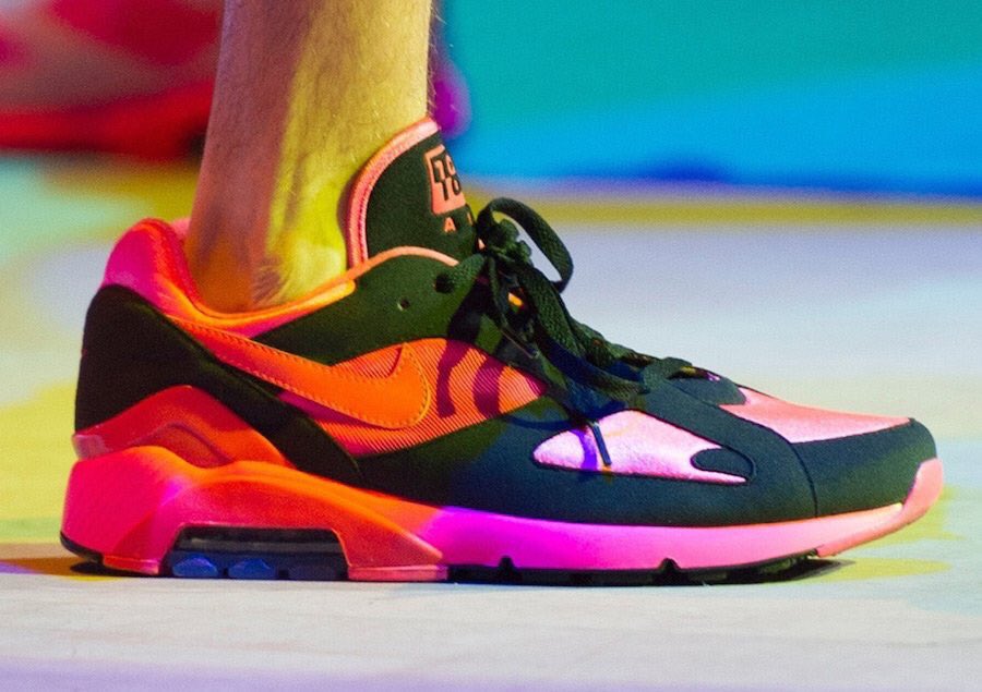 streetfashi0n1's tweet photo. [2/1 発売予定]

 Comme des Garcons x Nike Air Max 180🤔🔥

#CDG x #NIKE https://t.co/9rZJpFmO97