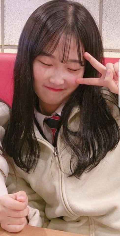 naraqjwl's tweet photo. 16ㄹㅎㅅ 사진 찍을때 눈을 많이 감는년이네요 아마 얼싸을 많이 받아봐서 그런거 같네요 ㅋㅋㅋㅋㅋㅋㅋ 능욕 ㄱㄱ https://t.co/tfB7fdNewb