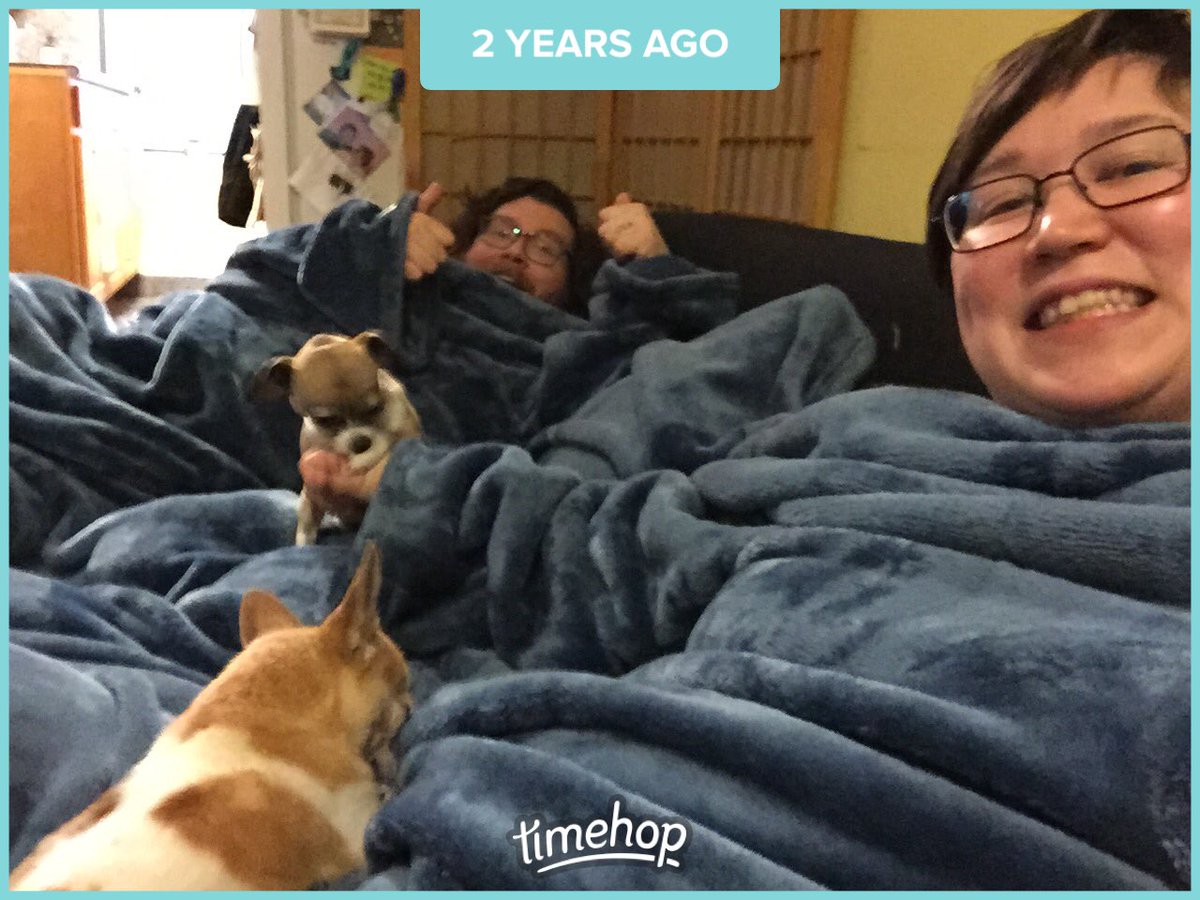 buhny's tweet image. The amazing 2-person slanket we received from @PamelaHichens &amp;amp; @GibZilla which @BoosterYule &amp;amp; #FTLDrive LURVED!!!!