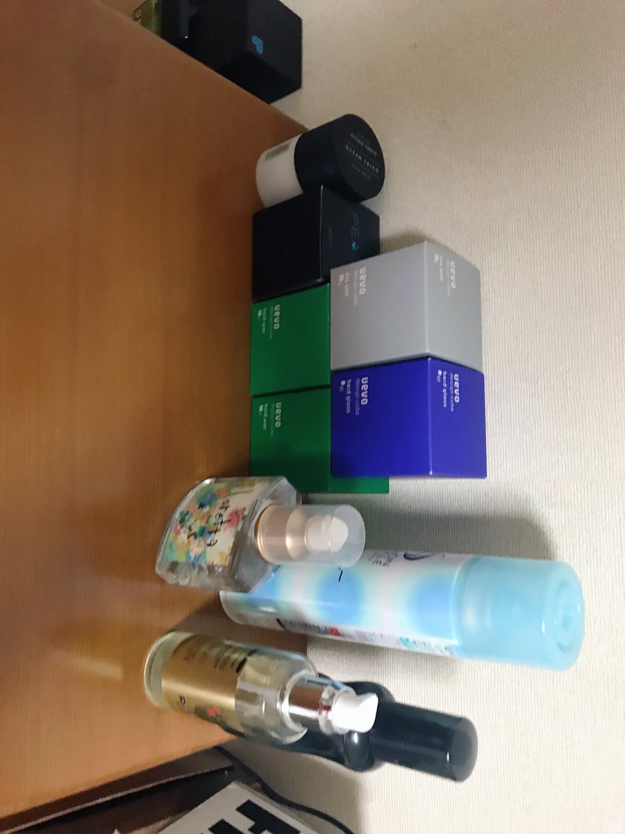 Hiroto Sur Twitter 今髪セット道具こんな感じ まだまだ増やす 髪セット ワックス