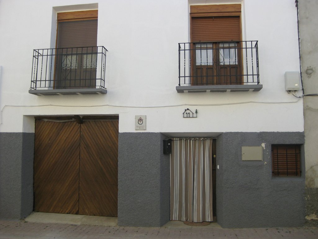 campobelchite's tweet photo. ¿Quién se viene hasta #Letux? Nos alojaremos en la #CasaRural El Corralaz. una vivienda rural con amplias estancias que permiten una reunión distendida.
Más información en:
💻 https://t.co/GkQ7j0zubV
📱 618744523
📩 info@elcorralaz.net https://t.co/jqD5NhJUo7