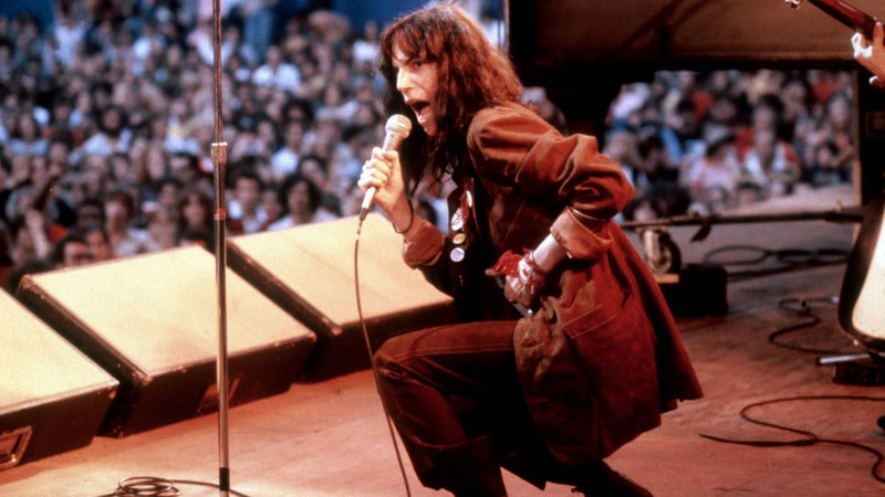 RollingStone's tweet photo. Happy birthday Patti Smith! Look back at our 1978 cover story on the singer https://t.co/C2eJH6aI9M https://t.co/yOqdEnNJuy