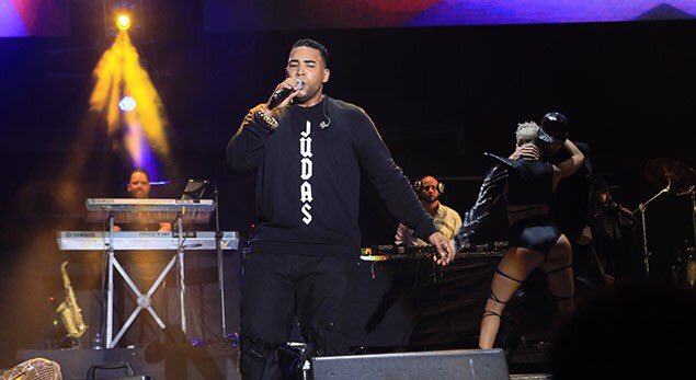 Un año que termina con nuevas experiencias y lecciones, ahora el reto es mayor. Esto no es solo profesional, también es personal. Así como dimos la vuelta al mundo con éxito, esta vez lo haremos agradeciéndole al público por el mismo. #FOREVER #DonOmar #123Feb2018 #Coliseo #PR