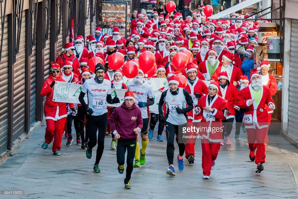 Runners start the 4th #SantaClaus Run in #Venice, Italy. Photo by <a href="/yomagj/">Luca Zanon Fotografo</a> <a href="/GettyImages/">Getty Images</a> buff.ly/2lqZVGd