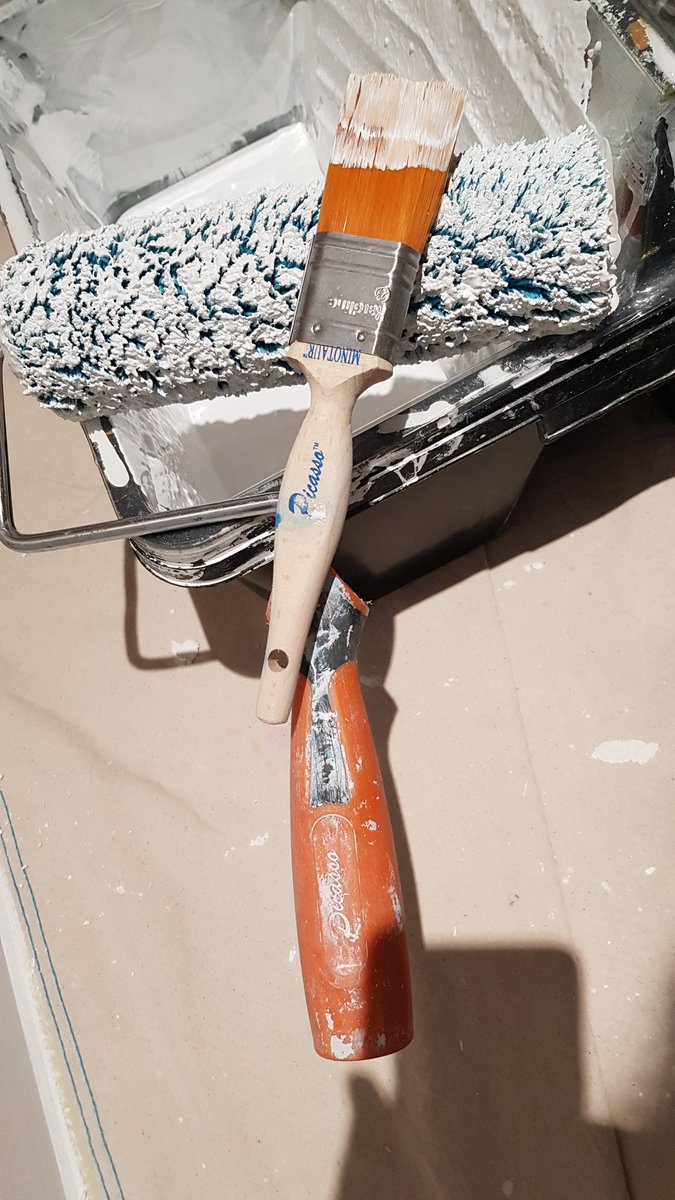 Jenthedecorator's tweet photo. todays products
@JohnstonesTrade #Rocksalt #Vinylmatt
@LittleGreene #Deepspaceblue #Intelligentmatt
@picassobrush #Minotaur
@DunlopProDecor #Filler https://t.co/l8asy6OUKC