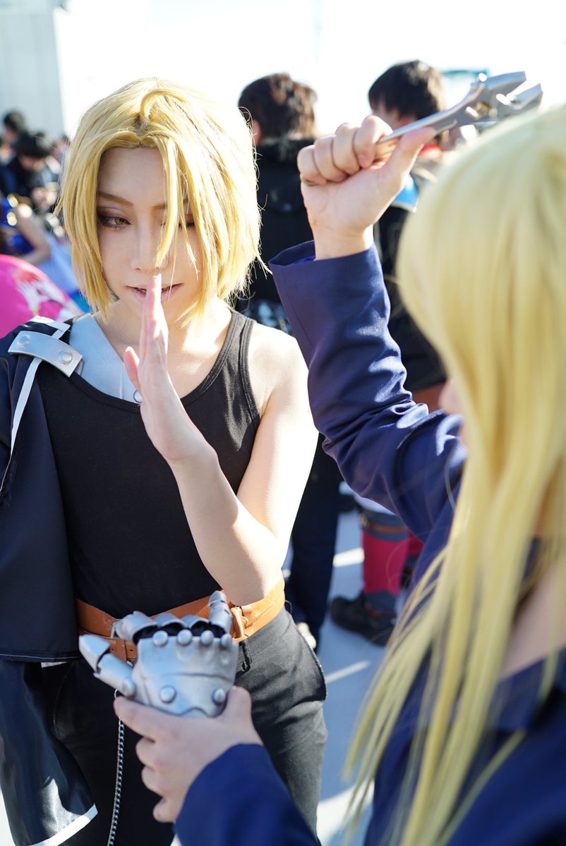 ユズヒコ 冬コミ2日目日差し強めだけどエドには暖かくて助かりました まさかの年内に鋼練併せ実現できるとは ロボさん今回もエド撮影ありがとうございました Photo By ロボ Camerarobo C93コスプレ 鋼の錬金術師 ハガレンコスプレ