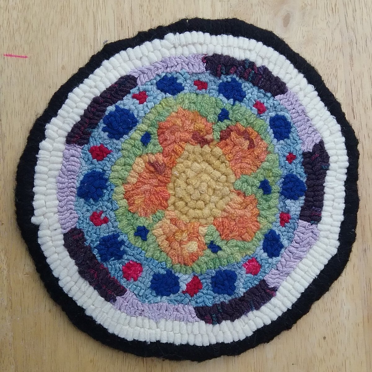 3Oracles's tweet photo. Rose Stained Glass Window Mandala https://t.co/dWOHGPVHsC