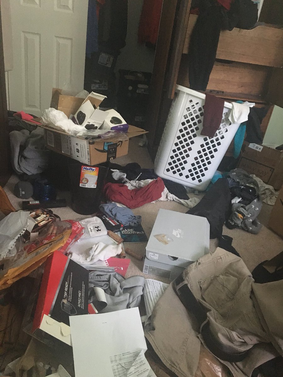 JoshJRRamos's tweet photo. 2017 New Years Resolution: Keep my room clean and organize 

Day 364: “I’ll get to it tomorrow” https://t.co/zYzcCLMxN3