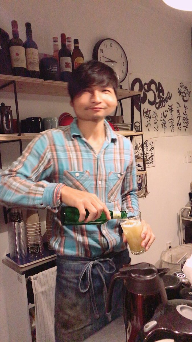 rosa_coffee's tweet photo. とても楽しい夜ロッサでした💕
来てくださった方ありがとうございました😏

そして、今年もありがとうございました！
良いお年をお過ごしください😊☕️
#rosacoffee
#ROSA
#夜ROSA
#宮崎コーヒーマップ
#今年もありがとうございました https://t.co/jdfK8M7cjc