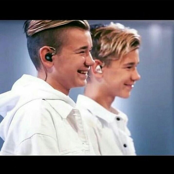 mmer_slovak's tweet photo. Made my day π
#marcusandmartinus #mactinus #macandtinus #fanpage #omgpage #twins #norway #mmer #mmers #mm #lovemm #mmlover #mmlovers #mmcommunity #moments #momentstour https://t.co/AV2cqyjRsT