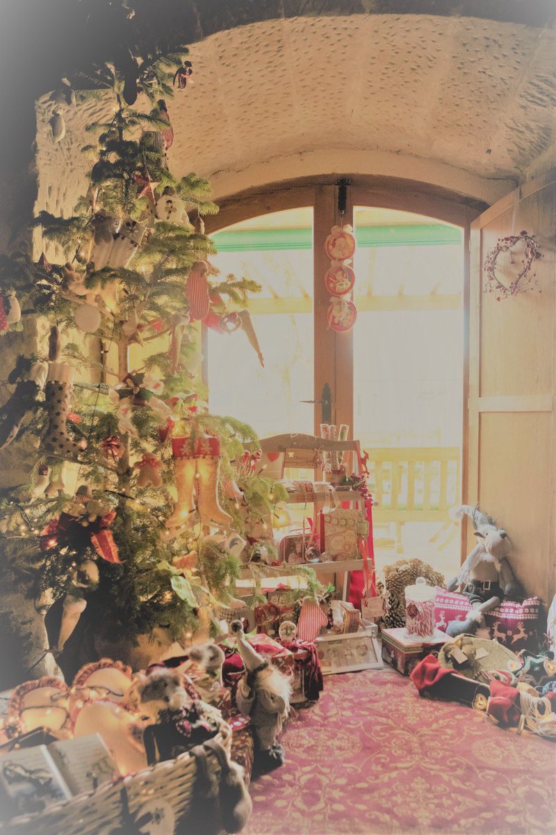 StylingEventum's tweet photo. Decoraciones únicas de la mano de mi querida #cayetanaenrosa no dejéis de visitar su post porque es increíble , muy entrañable y 100% #cayetanaenrosa #navidad #christmas #decoracion Felicidades a ti y todo el equipo con el que has hecho realidad esta editorial de 10!!! https://t.co/gqKuchRPzR