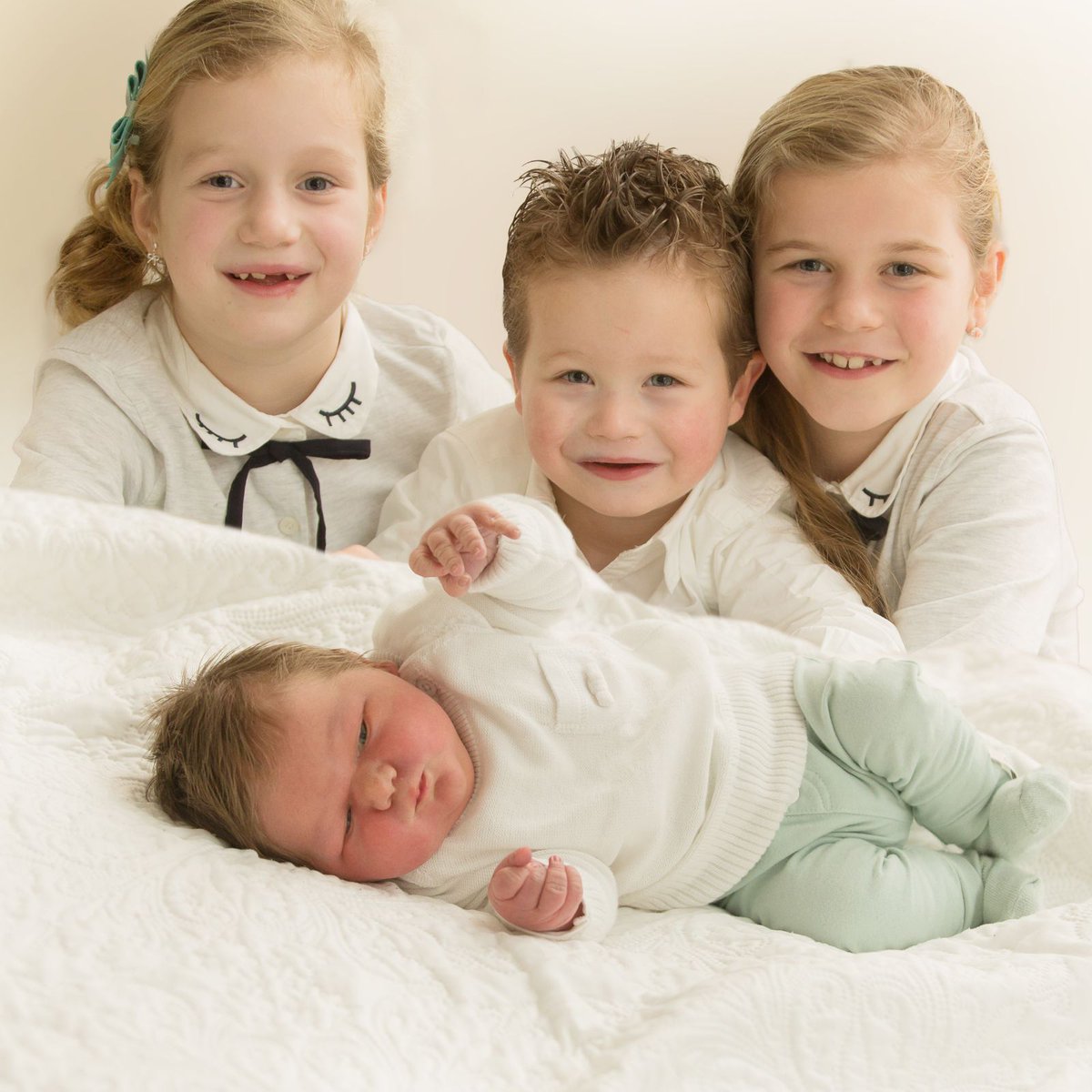 mansflower's tweet photo. 💙Feest in huize Mans!💙 Dankbaar en blij zijn we met de geboorte van onze zoon en broertje Olivier. https://t.co/fxa89dnKJX