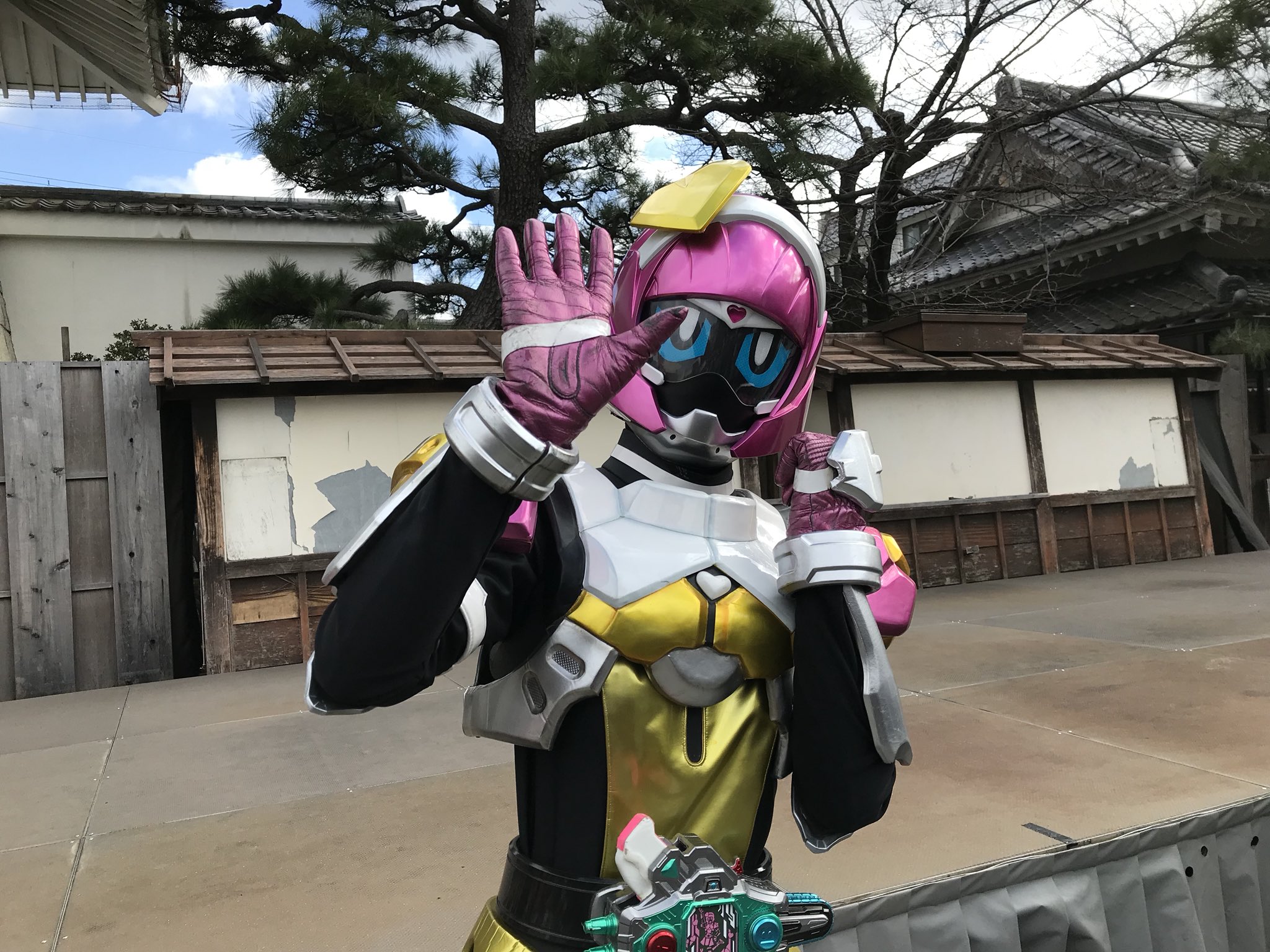 こはる 卓お休み中 写真 ポッピーかわいいもうかわいい何がかわいいって動きがかわいいんですよきゃぴー ってね ポッピーのメイド喫茶あったら100万回通うわ 今日何回かモッピーって呼んだけどほんまごめん 映画村