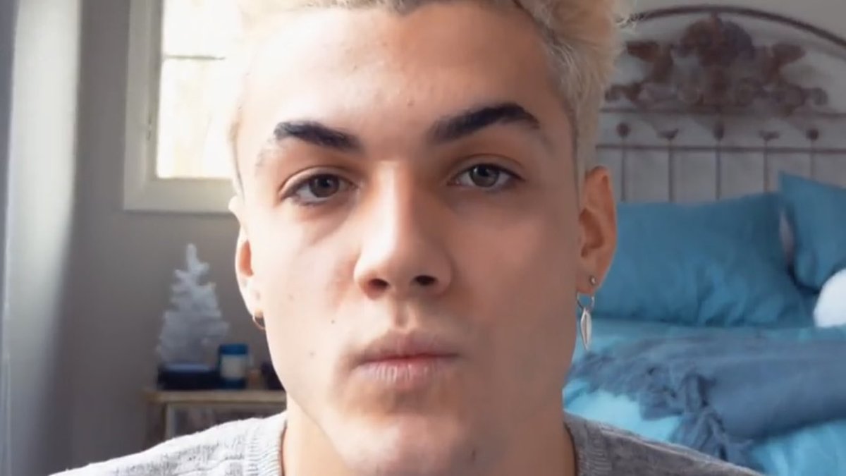 leilamlg24's tweet photo. you guys need an fandom name. what about #dolanarmy or #grethanarmy hahah those kinda suck but we need one. hereโs some pics of you guys for *inspiration* love you guysโค๏ธ @GraysonDolan @EthanDolan https://t.co/2FV5Yg3moi