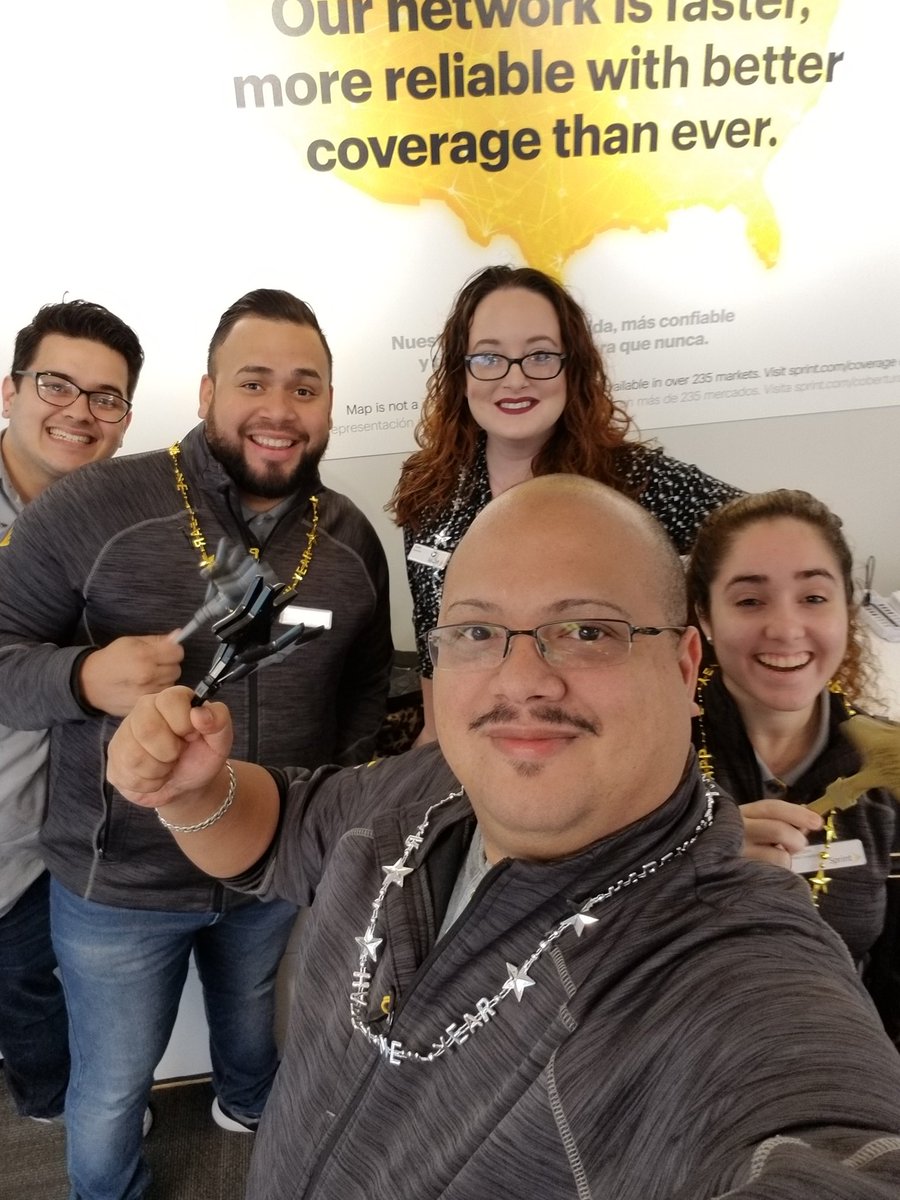 TMobileTX's tweet photo. Sprint Year End Sales Event at our new location 6708 Memorial Hwy STE 101 Tampa FL 33615. Come join the fun 😊 #NewStore #GreatTeam #NewYearSale #Sprint #CFD https://t.co/W3L2iYfRbj