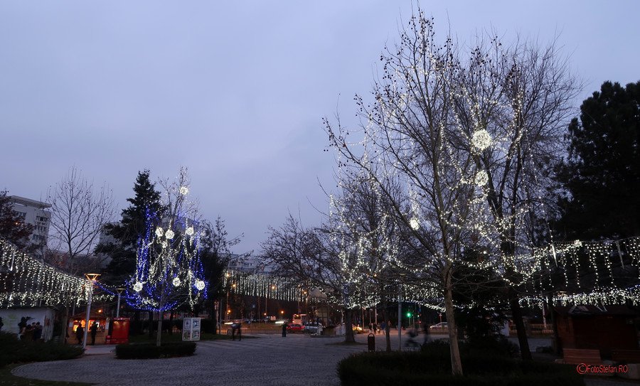 FotoStefan's tweet photo. Christmas lights in Titan park #Bucharest Romania #parculIOR https://t.co/UcaMsmJj4q