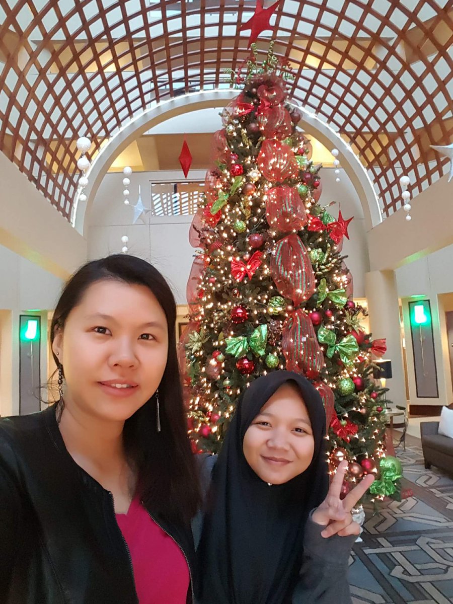 syifaayatim21's tweet photo. Maybe 1st n last time kot ladies sign off sama2.. no guys at all.. just two of us.. ๐๐๐
#2eng #4off #YEAH https://t.co/09EUzdOBcF