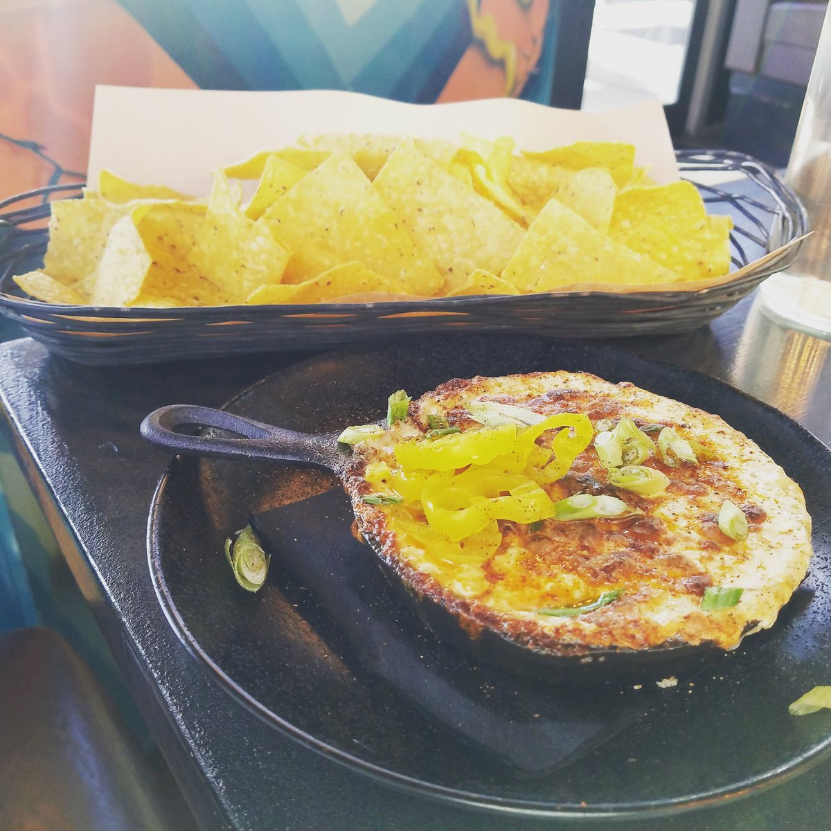 changorosataco's tweet photo. Slip into some warm Queso Changuito today. Melted cheese with chorizo pieces and banana peppers served with tortilla chips.  It's like a jacuzzi for your tongue.

@CTBites @eatin_ct @CTEatsOut #HartfordHasIt @yelphartford @HartforddotCom @wehartford @INHartford #BearsRG https://t.co/BMZalvhiBn