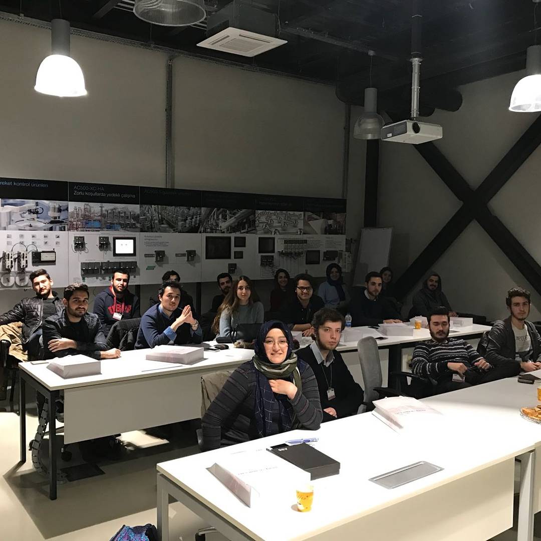 ABB Elektrik ile gerçekleştirdiğimiz Solar Inverter eğitimimizden 📚😊 
goo.gl/rywDpf