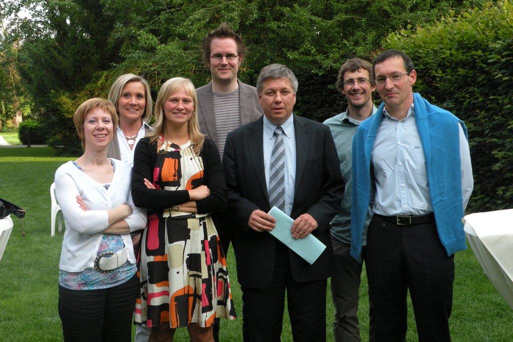 DeClercqLuc's tweet photo. @JoVandeurzen @benurse_BE En dan hier Minister @JoVandeurzen samen met enkele #kinesitherapeuten en #ergotherapeuten die de opleiding in de #reumatologie volgden (2010) @AxxonBe @DeVoorzitterVE #KBVR https://t.co/ExOqn0Pg2n