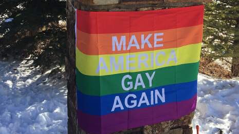 ProudSocialist's tweet photo. PROTESTER OF THE WEEK: Mike Pence’s neighbors in Aspen, Colorado put up a “Make America Gay Again” sign. #MAGA 🏳️‍🌈🏳️‍🌈🏳️‍🌈 https://t.co/78DmmLzWlx