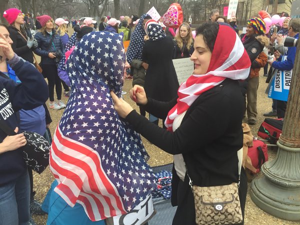 BooBooNyc's tweet image. How come liberals aren’t supporting and celebrating Iranian women protesting oppression by taking their hijabs off? Oh, that right they have been groomed in America to think wearing a hijab means freedom. Fools.  #IranianProtests