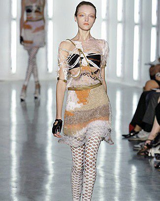 hauturely's tweet photo. Rodarte SS09
💋 visit https://t.co/ibozRq98DR to see more fashion #rodarte #ss09 https://t.co/jpovpziYDY https://t.co/HsJdXj9Tu6