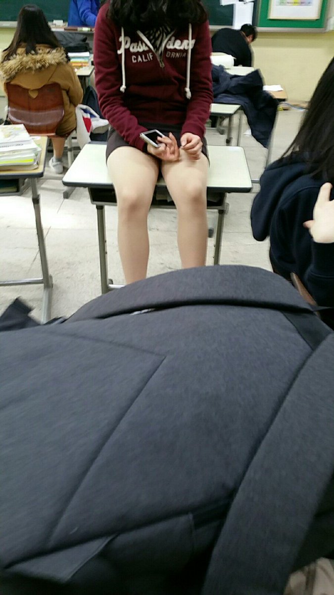naraqjwl's tweet photo. 19 ㄱㅎㅇ 재보 들어 왔네요 걸래년이 남친도 있는대 매일밤 마다 박히고 친구 들 빌려둬서 그냥 변기 취급 당하는것같네요 https://t.co/st4O4YCpYi