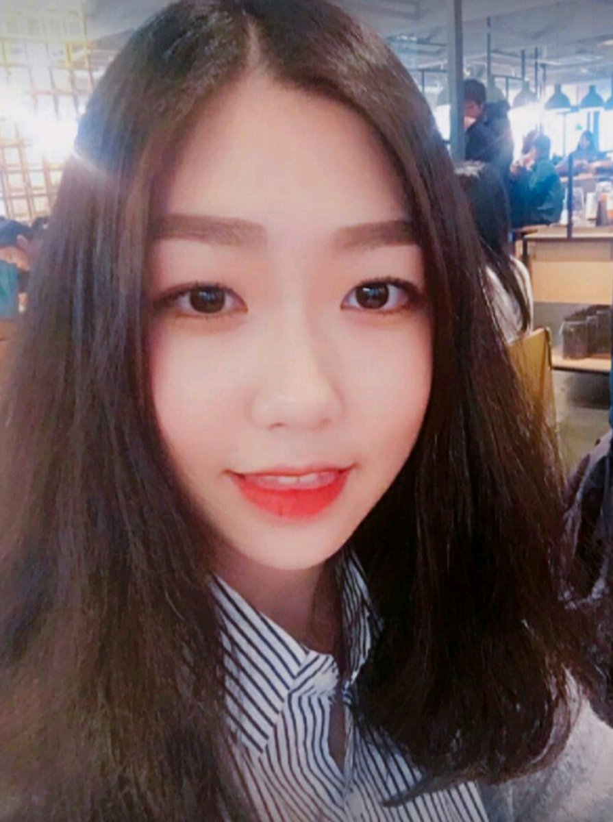 naraqjwl's tweet photo. 19 ㄱㅎㅇ 재보 들어 왔네요 걸래년이 남친도 있는대 매일밤 마다 박히고 친구 들 빌려둬서 그냥 변기 취급 당하는것같네요 https://t.co/st4O4YCpYi