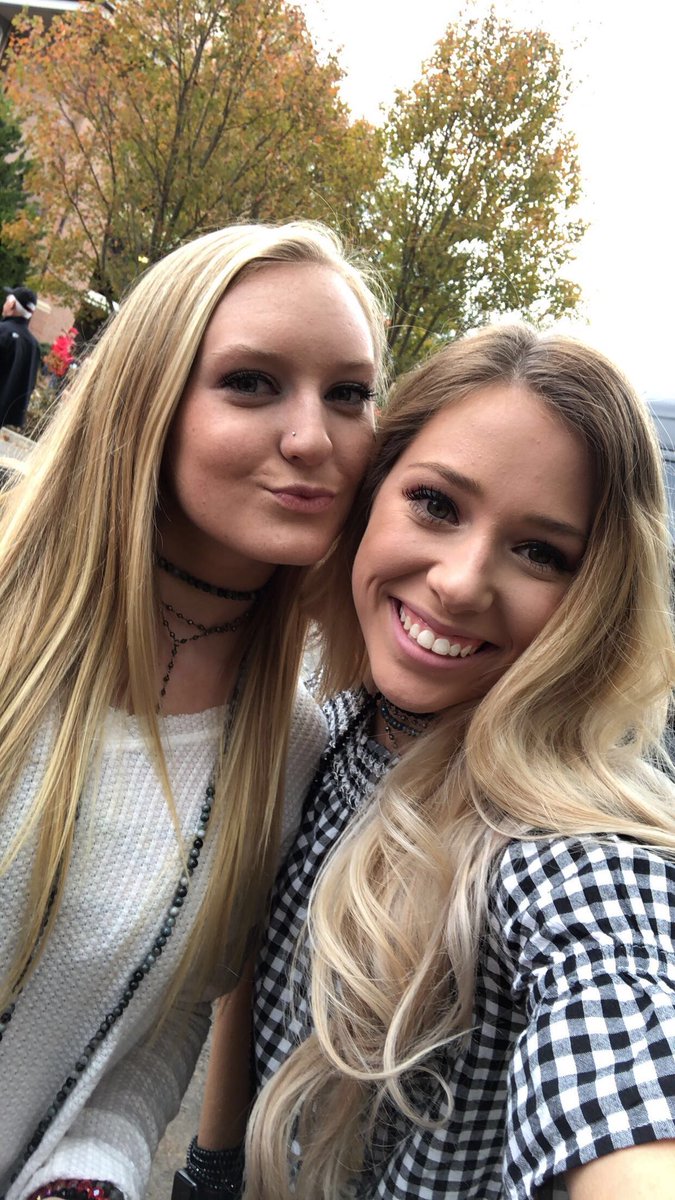 courtney_keck's tweet photo. HAPPY 21st BIRTHDAY to one of my favorite people!! Wish I was back home to celebrate with you 😝 LOVE YOU @Taylorr_4 💓 https://t.co/ZB6s8NjpSP