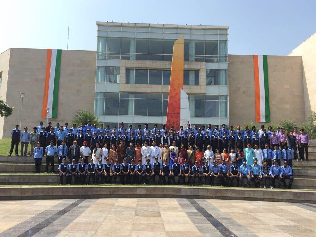 PuriAnilpuri's tweet photo. #Apsecuritas #security #securityguard #mannedguarding #SecurityServices #securityguardtraining #thinkAPSSecurity #EnablingSecurity#APSGroup https://t.co/9RYZqX4vsL