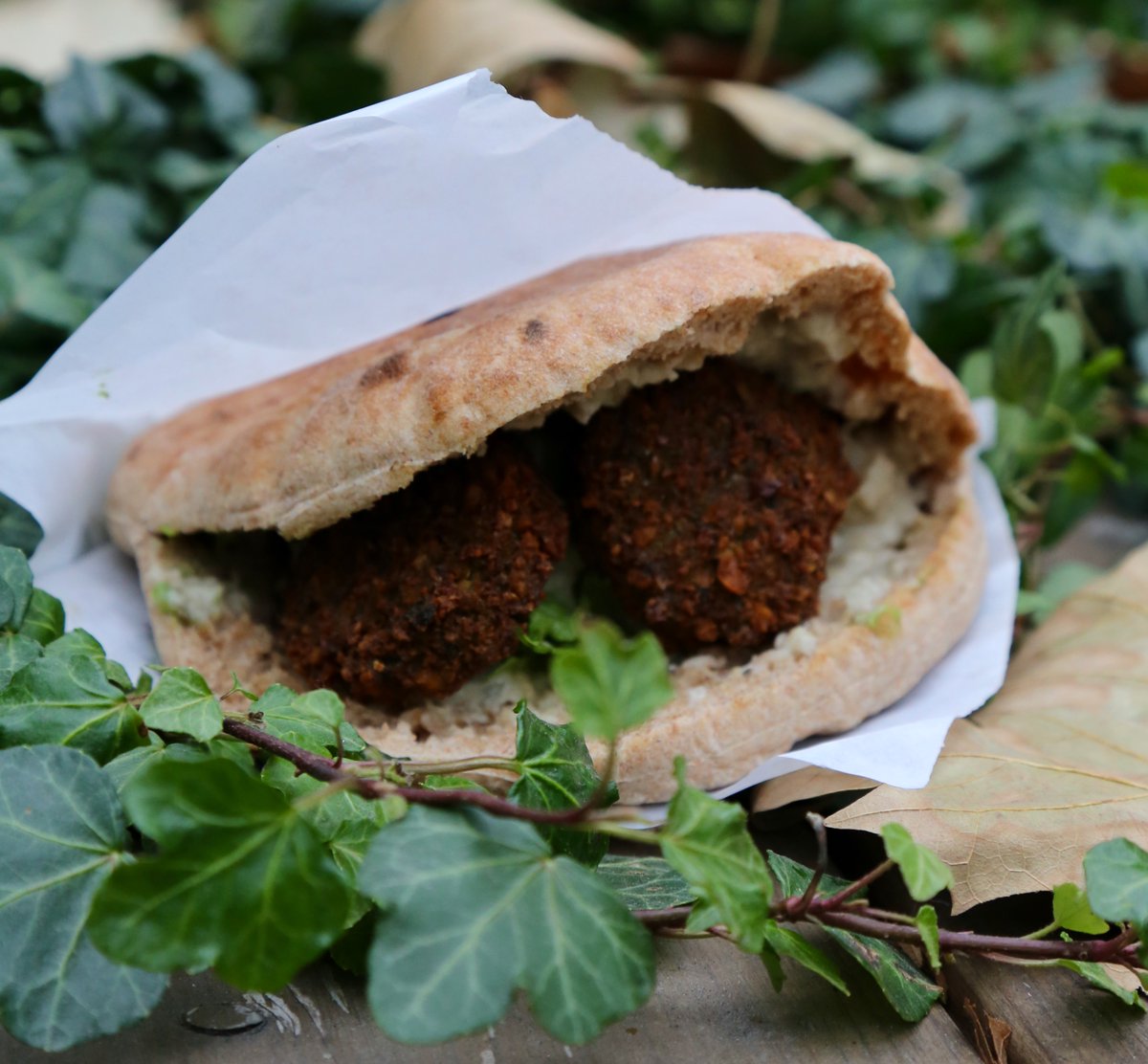 maozgrill's tweet photo. I love you a Falafel lot ❣️🥙
#pitapocket #falafel #fresh #lettuce #keepitgreen #veggies #festivevibes #healthytreats #mealatmaoz #protein #devour #loveatfirstbite #healthyeats #nycdining #foodinsta #foodography #devourpower #gastroposts #nyceats https://t.co/ICPMkCM5GP