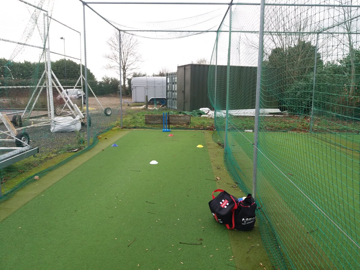 A bit nippy but great 1:1s with @rfcBo and brother <a href="/CookhamDeanCC/">Cookham Dean CC</a> today #balance #confidence #progression <a href="/botaylor19751/">Andrew Taylor</a>