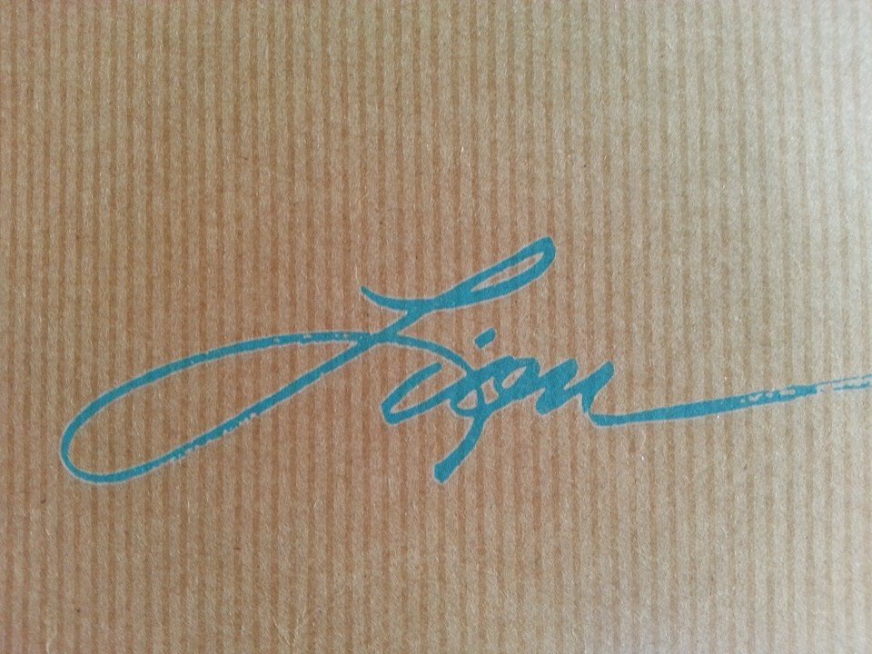 Lovethe419's tweet photo. A simple box. A mighty & loved brand. Got a #LionStore story? #toledoicon #419history #downtowntoledo #westgate #franklinpark #southwyck #northtowne #bg #fremont #lovethe419 #glasscity #youwilldobetterintoledo #toledoregion #itmatterswhereyoumakeit #itmatterswhereyoubuyit https://t.co/7Un5hHuwDQ