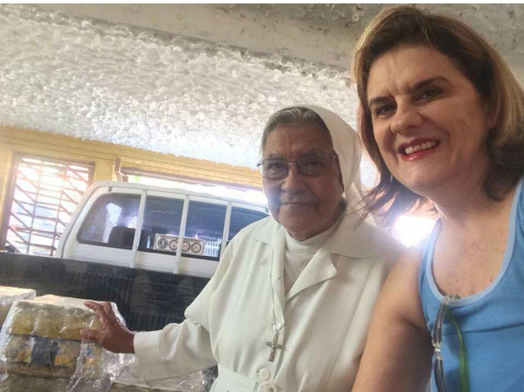 TierraVivaVzla's tweet image. En 2017 recibimos apoyo de la iniciativa @Retoconcausa para el proyecto @miciudadrecicla  que permitió recaudar fondos que fueron entregados al Comedor Jesús de Nazaret, ubicado al sur de Valencia y que beneficia diariamente a 125 niños. #25Años #Aniversario